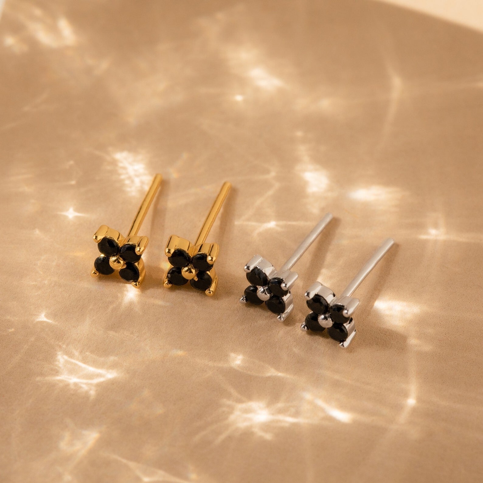 Vintage Elegance: Black Flower Stud Earrings Silver_Gold_Plated